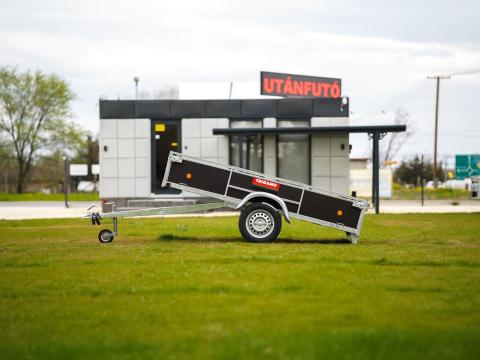 Új billenős fa oldalfalas utánfutó (250x132cm) akciósan bruttó 489.000 Ft Új billenős fa oldalfalas utánfutó (250x132cm) akciósan bruttó 489.000 Ft