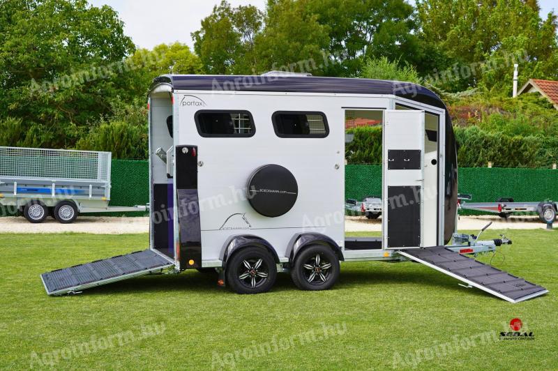 Új Böckmann Portax L K lószállító utánfutó - extrákkal szerelve - csak bruttó 11.000.000 Ft