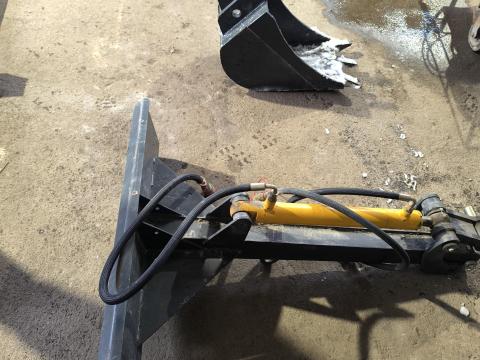 Mélyásó kanál Bobcat vagy Avant rakodógéphez