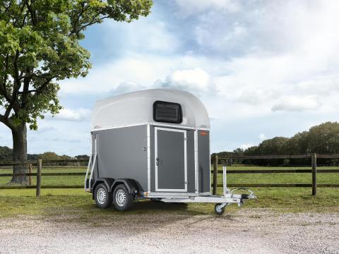 Új Böckmann Uno Esprit - 1 lovas lószállító utánfutó most csak bruttó 2.920.000 Ft