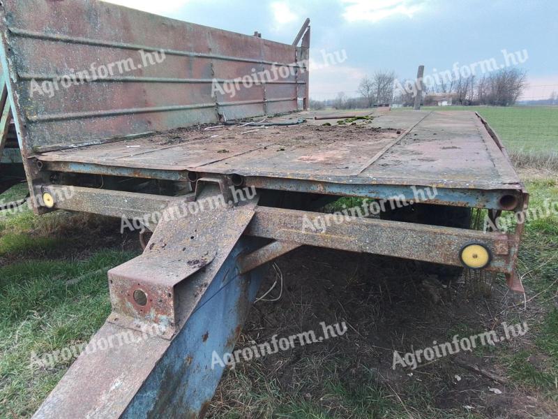 T 088 trágyaszórók hiányos állapotban eladók