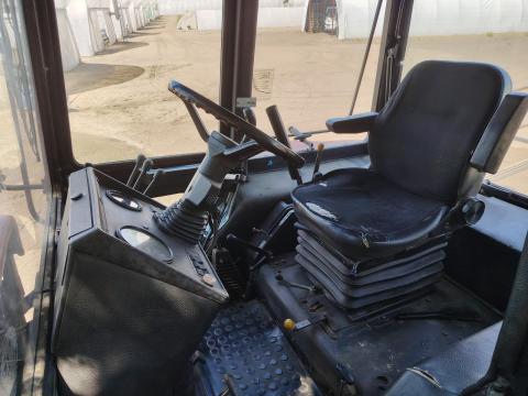 MTZ 920.3 Blackbull homlokrakodóval eladó