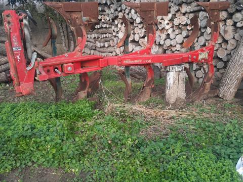 Vogel Noot eke sérülésmentes vázzal, jó állapotban