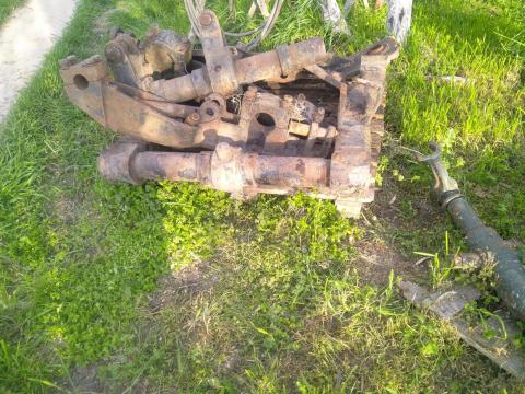 T100 és T130 alkatrészek eladók