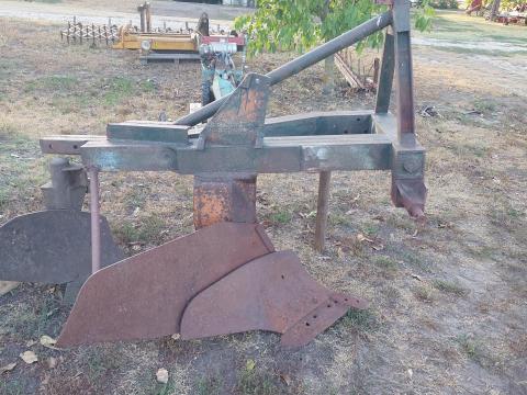 Eladó mélyszántó rigol eke Eladó mélyszántó rigol eke