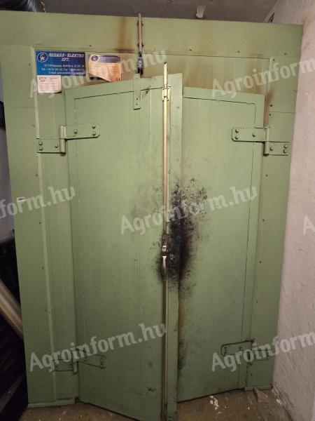 Előkezelő és porfestő vonal beégető kemencével (1. Előkezelő kabin, 2. Porfestő kabin, 3. Beégető kemence)