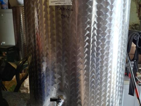 Zottel rozsdamentes acéltartály 3 csappal, 380 l Zottel rozsdamentes acéltartály 3 csappal, 380 l