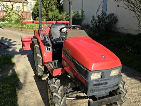 Eladó kiváló állapotú Mitsubishi MT240 kistraktor,  ingyenes szállítás