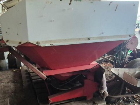 Műtrágyaszóró eladó