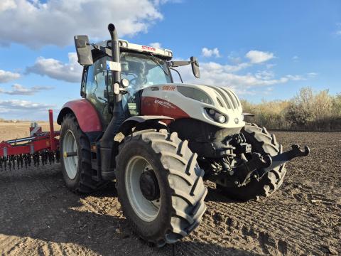 STEYR PROFI CVT 6145 traktor 6 hengeres 158LE-s 2760 üzemórával