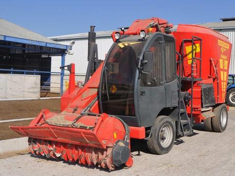 Fimaks Mastermix önjáró takarmánykeverők – nagyüzemi etetés hatékonyan Fimaks Mastermix önjáró takarmánykeverők – nagyüzemi etetés hatékonyan