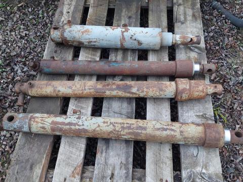 Eladó homlokrakodó hidraulika munkahenger Eladó homlokrakodó hidraulika munkahenger