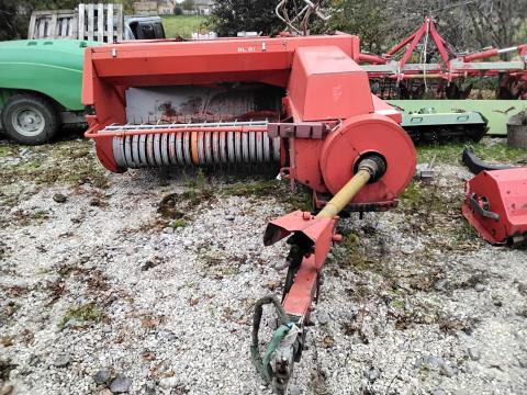 Bamford kiskockabálázó Bamford kiskockabálázó