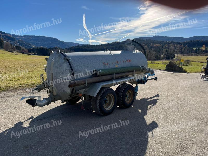 Eladó Bauer 5000 literes szippantó pótkocsi