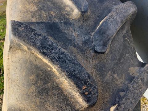 16,9R38 Firestone Performer 2 darab abroncs eladó 16,9R38 Firestone Performer 2 darab abroncs eladó