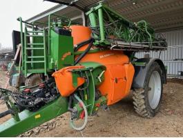 Amazone UX 4200 Super szántóföldi vontatott permetező