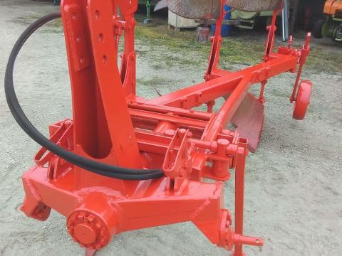 Wolymat 2008-as, 3 fejes váltva forgató eke eladó Wolymat 2008-as, 3 fejes váltva forgató eke eladó