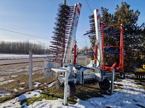 Új Fliegl küllős kapa 6,5 méteres munkaszélesség
