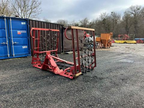 Ziegler 6 m rétborona hidraulikus nyitás-zárással Ziegler 6 m rétborona hidraulikus nyitás-zárással