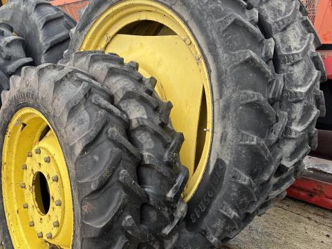 Ápoló-művelő kerék garnitúra 270/95R46,230/95R32