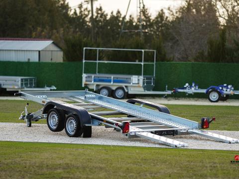 Új autószállító utánfutó (4x2m - 2000kg) akciósan bruttó 1.399.000 Ft