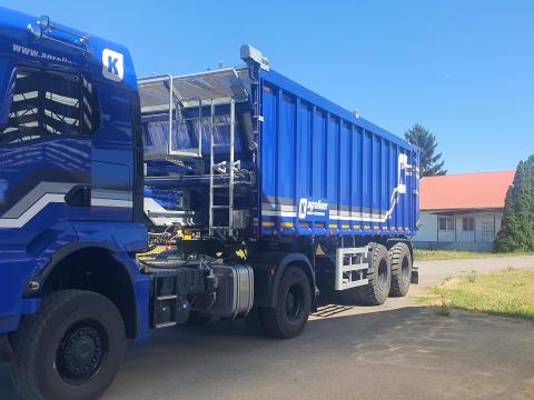 Kröger agroliner Agro Truck + Kröger agroliner letolófalas nyerges pótkocsi Kröger agroliner Agro Truck + Kröger agroliner letolófalas nyerges pótkocsi