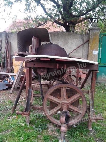 Traktorhajtású kardános körfűrész (cirkula) eladó vagy cserélhető, három fűrészlappal