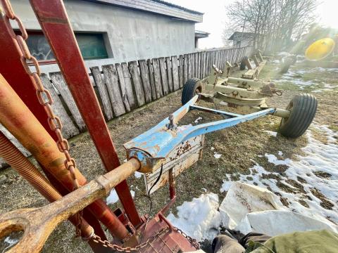 Eladó Fortschritt asztal szállító kocsi Eladó Fortschritt asztal szállító kocsi