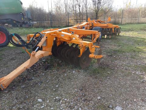 Simba Solo 330/5 eladó - 3 méteres munkaszélességű talajművelő gép