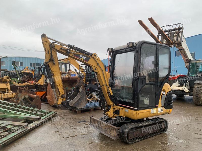 Caterpillar 301.8C minikotró