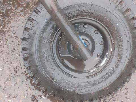 Kuhn Multimaster 151T mankókerék, 2 db eladó Kuhn Multimaster 151T mankókerék, 2 db eladó