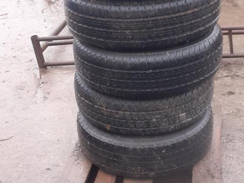 5 db Iveco felni Michelin Nokian nyári gumiabronccsal eladó