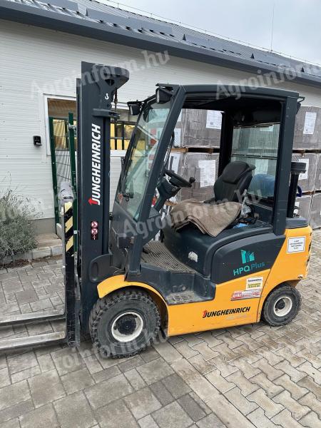 Jungheinrich TFG 320 GE 115-300 ZT gázüzemű targonca