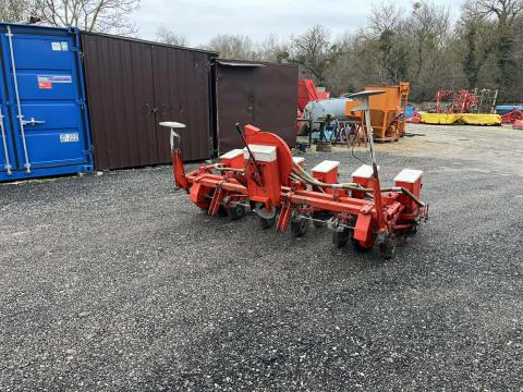 Reform 4+2 soros szemenkénti vetőgép Reform 4+2 soros szemenkénti vetőgép