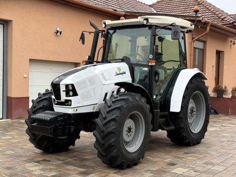 Lamborghini Strike 105.4 T4i traktor