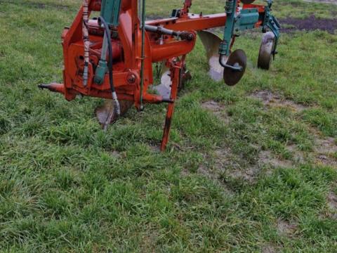 Kverneland eke eladó