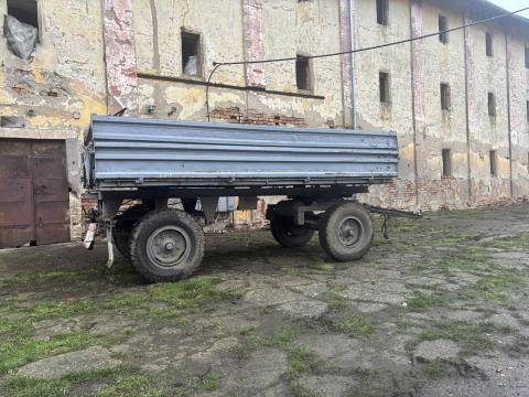 HW 6011 pótkocsi piros rendszámmal HW 6011 pótkocsi piros rendszámmal