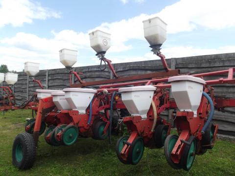 Kverneland Optima vetőgép bontott alkatrészei eladók Kverneland Optima vetőgép bontott alkatrészei eladók