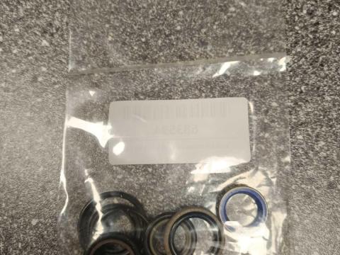 Tömítőkészlet mérőmunkahengerhez H413, H415, F683594, F716695, F693320 (14 mm, 16 mm)