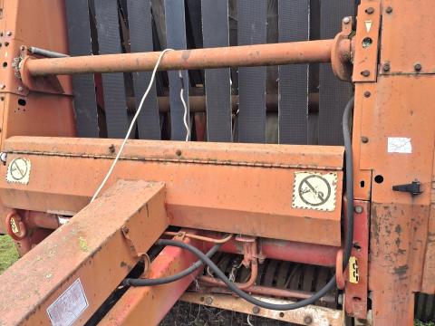 Hesston 5580 körbálázó Hesston 5580 körbálázó