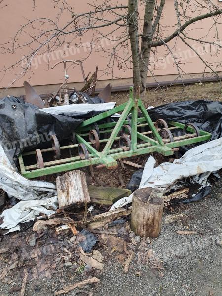 Rugós kapás borona