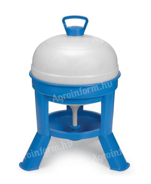 Tartályos itató lábszerkezettel