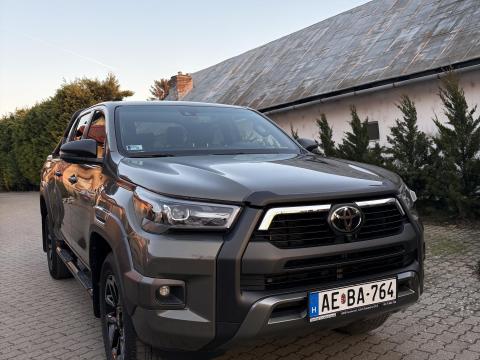 Toyota Hilux Invincible