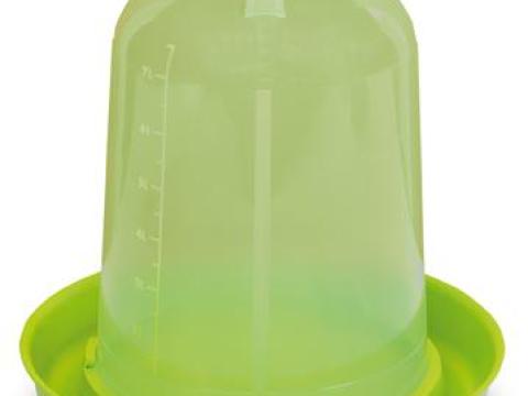 Baromfi önitató lábakkal Baromfi önitató lábakkal