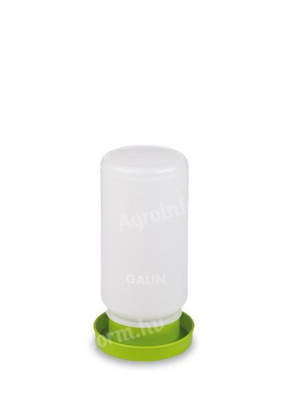 Baromfi önitató naposcsibének