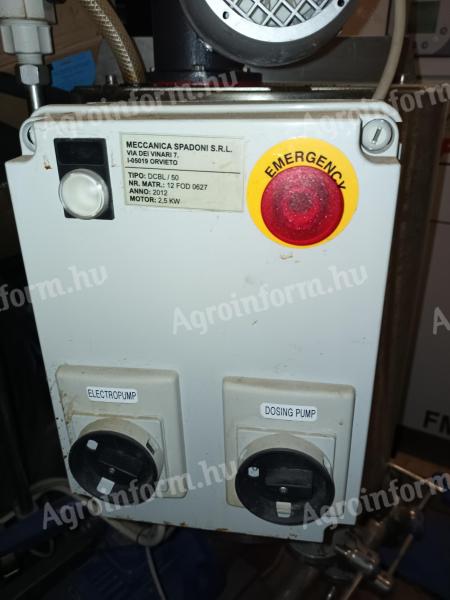 Autómata kovaföldes borszűrő