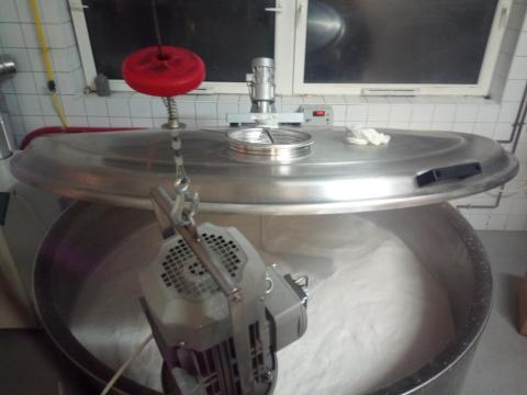 1200 literes rozsdamentes duplafalú sajtkád/joghurtkád eladó 1200 literes rozsdamentes duplafalú sajtkád/joghurtkád eladó