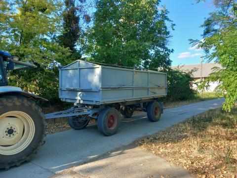 HW 8011 pótkocsi eladó