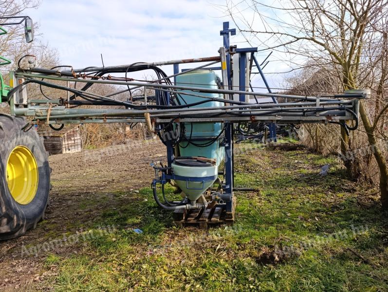 Függesztett szántóföldi permetező