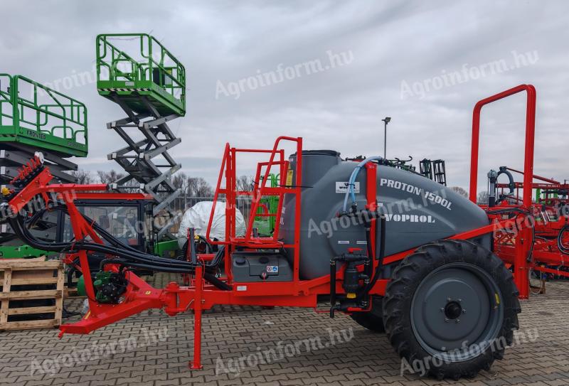 Woprol Proton 1500L vontatott permetező 15 m-es kerettel